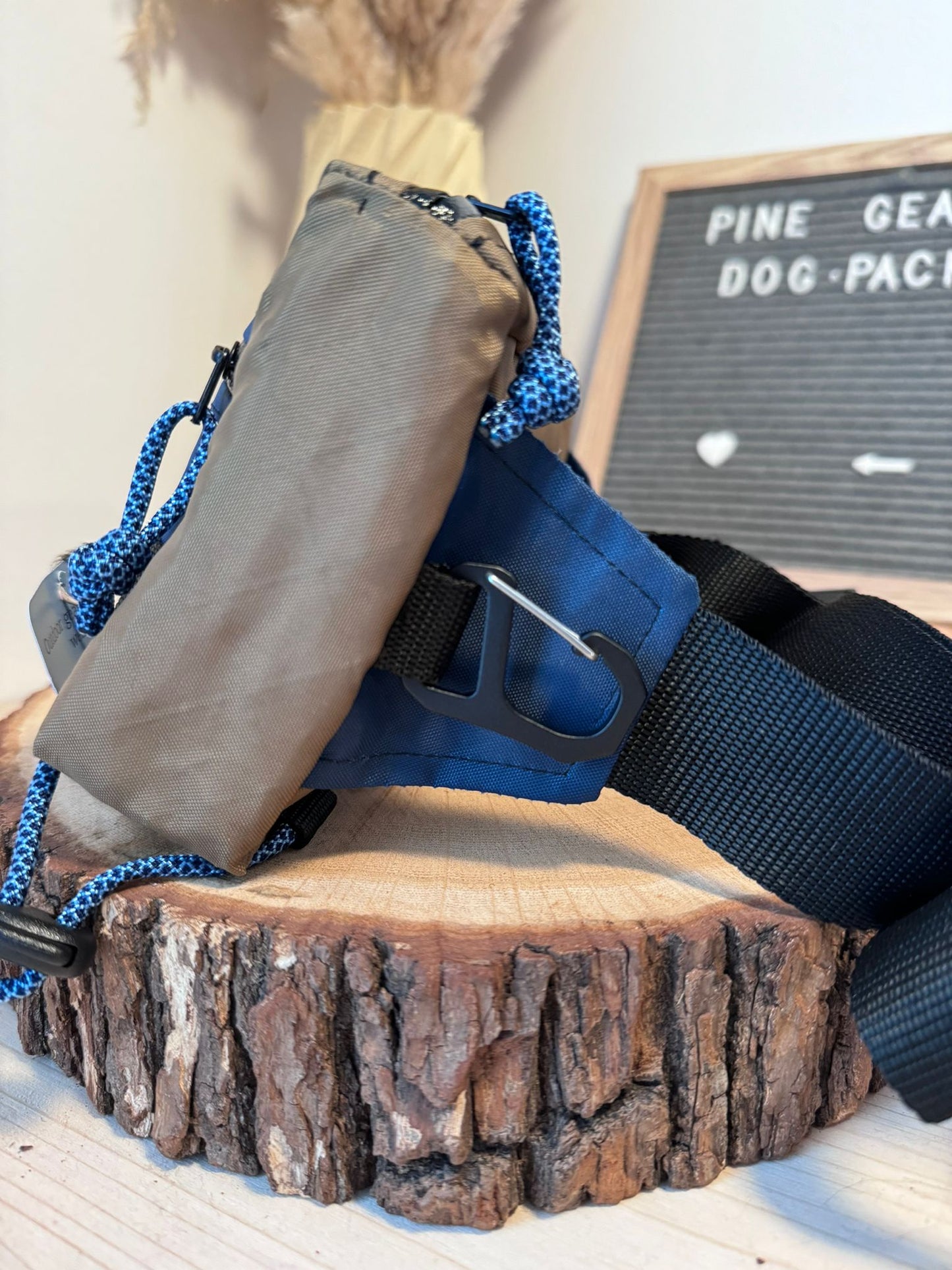 PINE GEAR - Dogpack blue/brown