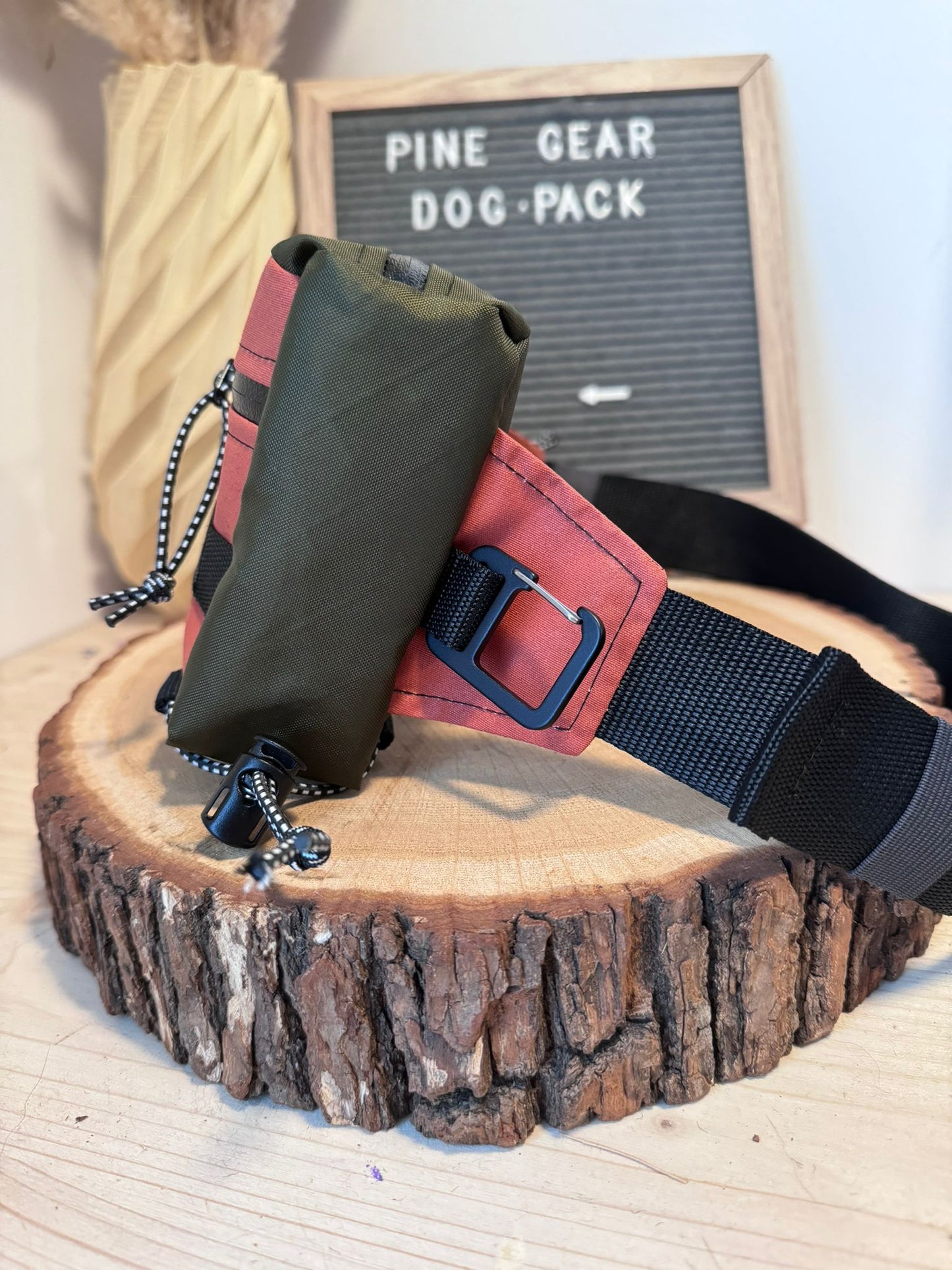PINE GEAR - Dogpack dune red/olive
