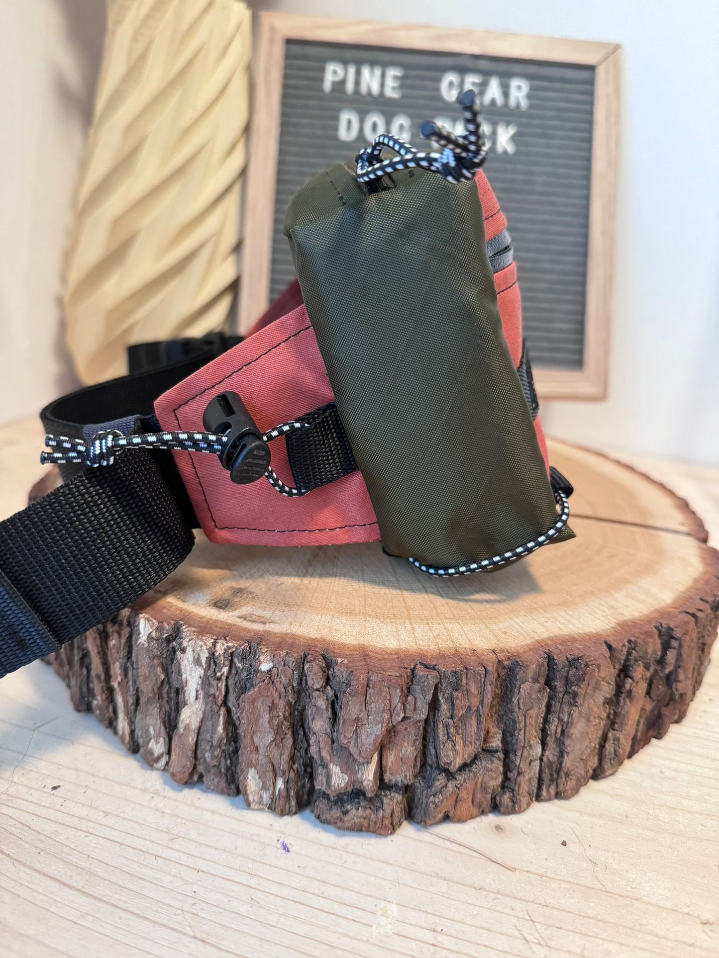 PINE GEAR - Dogpack dune red/olive