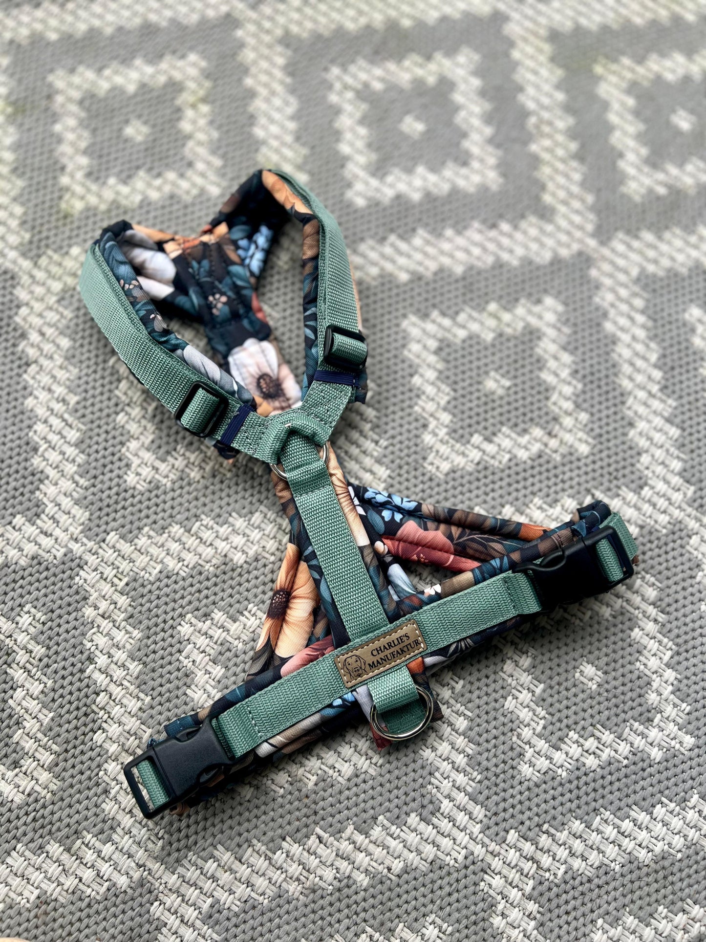 CHARLIES MANUFAKTUR - Geschirr Indigo Flowers