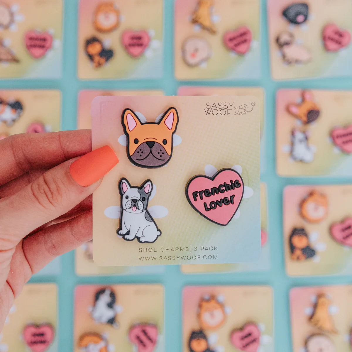 SASSY WOOF - Schuh Pin Frenchie